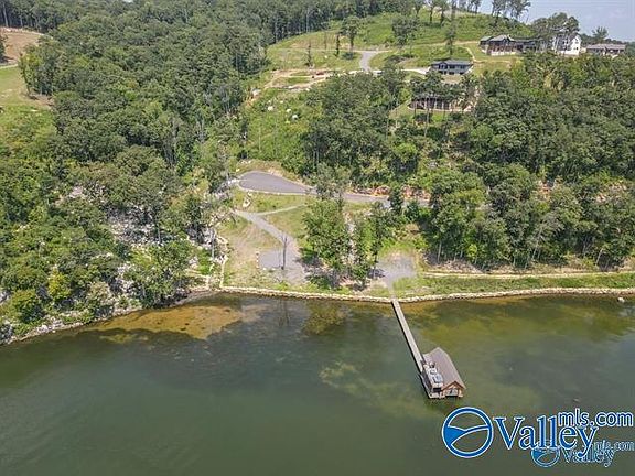 4th image of 15 Reserve Dr