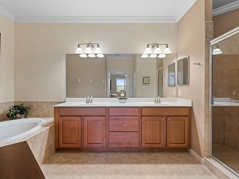 416 Winding Brook Ln #102 — Photo 30