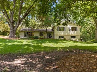 5080 Center Ct, Bettendorf, IA 52722