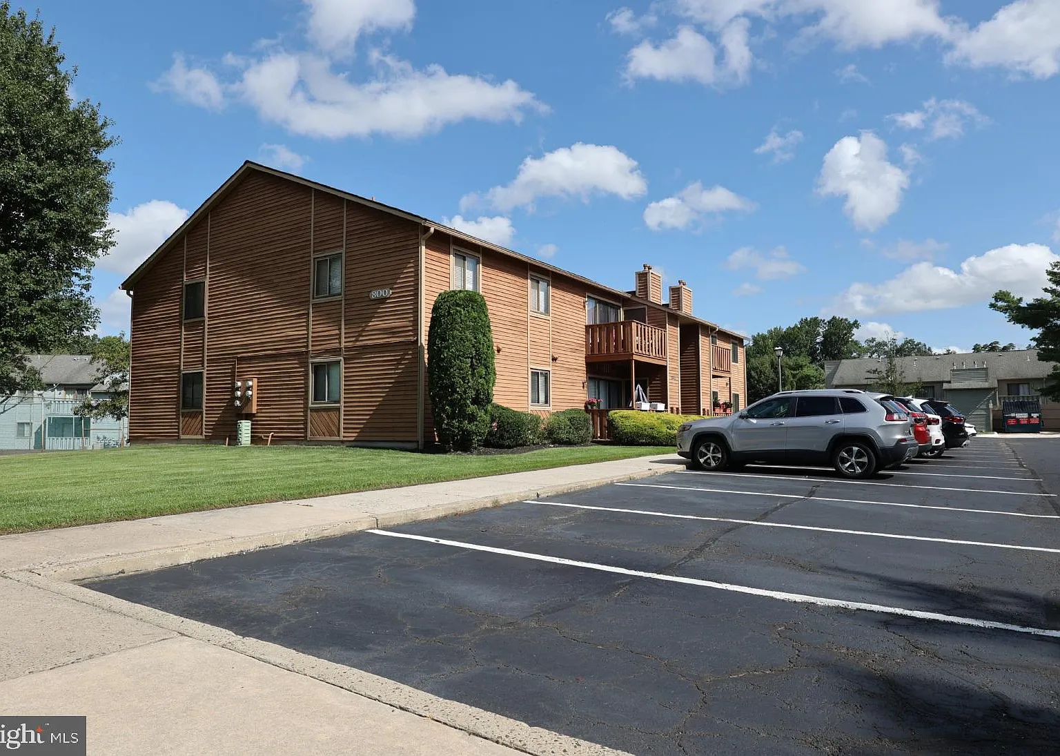 2 bed, 2.0 bath, 940 sqft, $1,995 — Photo 3