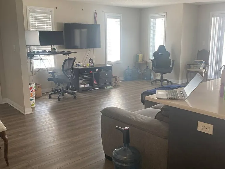 80 Progress Cres — Photo 24