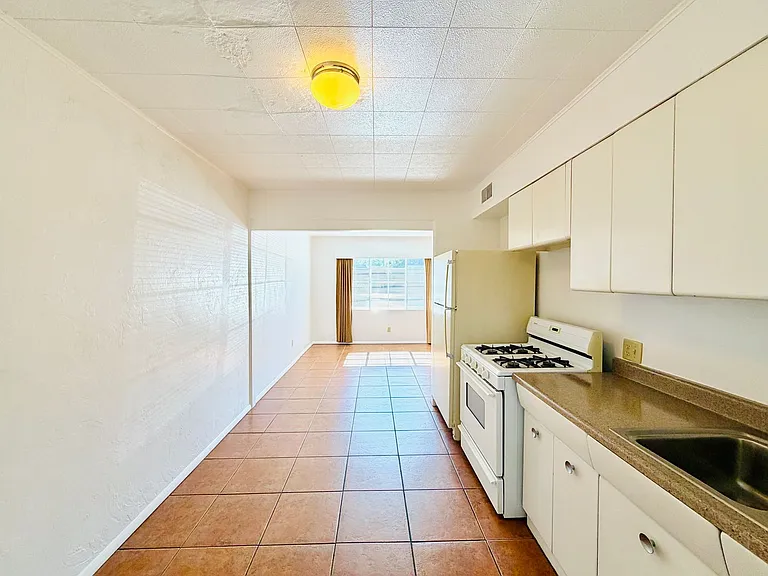 Edison2523 — Photo 2