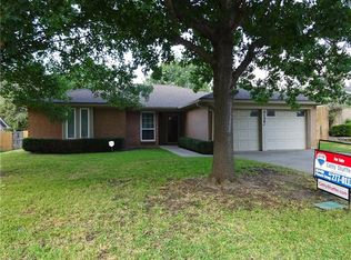 2120 Sonora Dr, Arlington, TX 76012