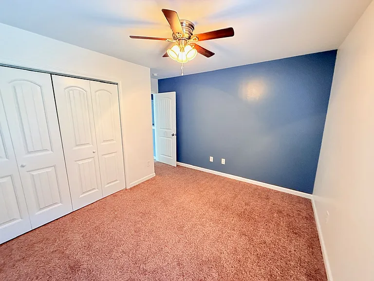 915 Oglethorpe Dr — Photo 4