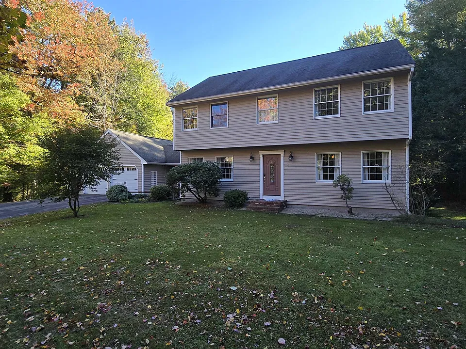 4 Huckleberry Ln
