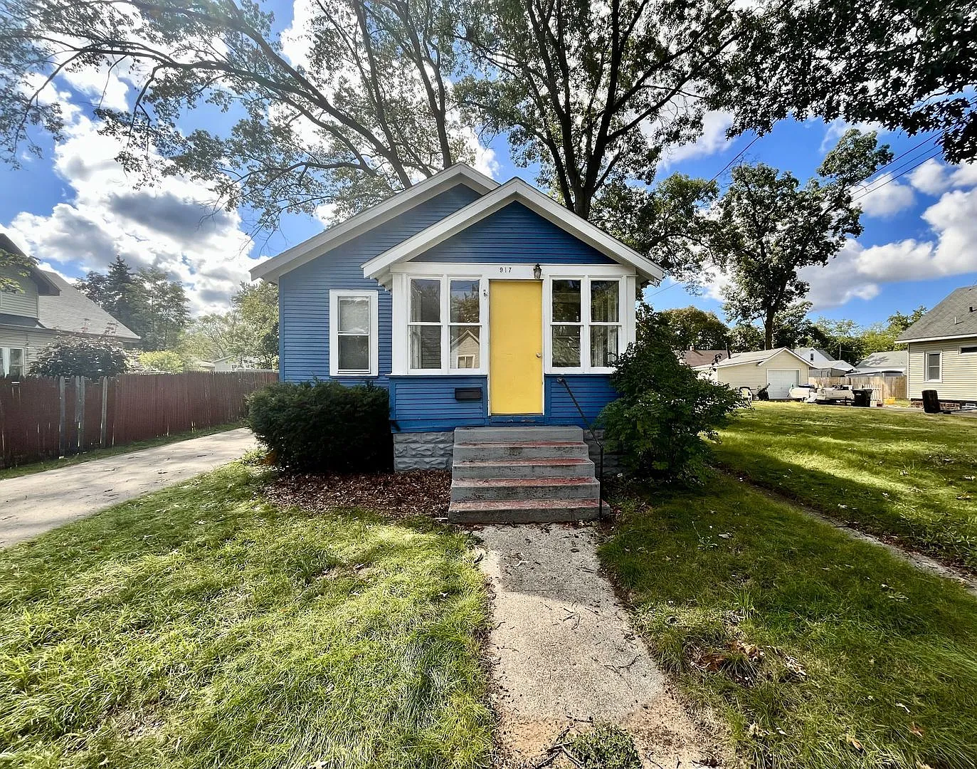 2 bed, 1.0 bath, 672 sqft, $1,250 — Photo 1