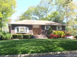 9 Fernwood Dr, Commack, NY 11725
