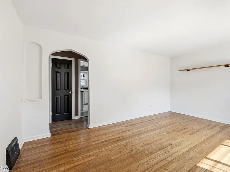 1395 Irene Rd — Photo 3
