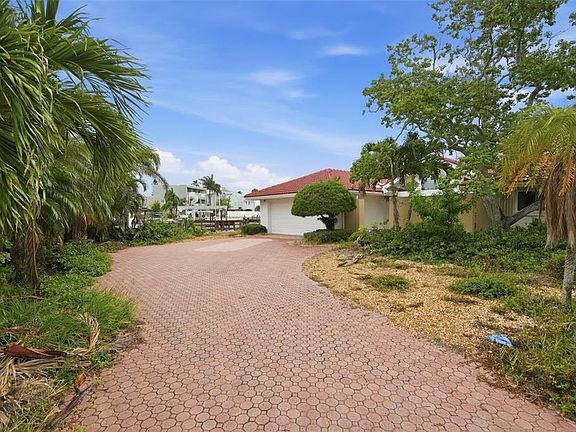 4th image of 5810 Bahama Way S