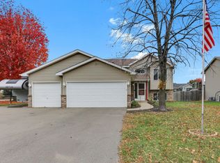 310 Flintwood St SW, Isanti, MN 55040