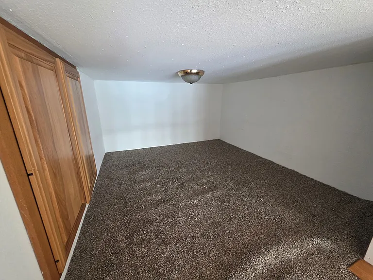 227 W Wapello St — Photo 12