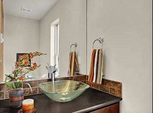 1000 Blaine Ave NE UNIT B, Renton, WA 98056