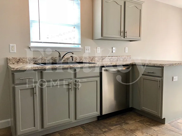 1503 Jordan Lee Ct — Photo 10