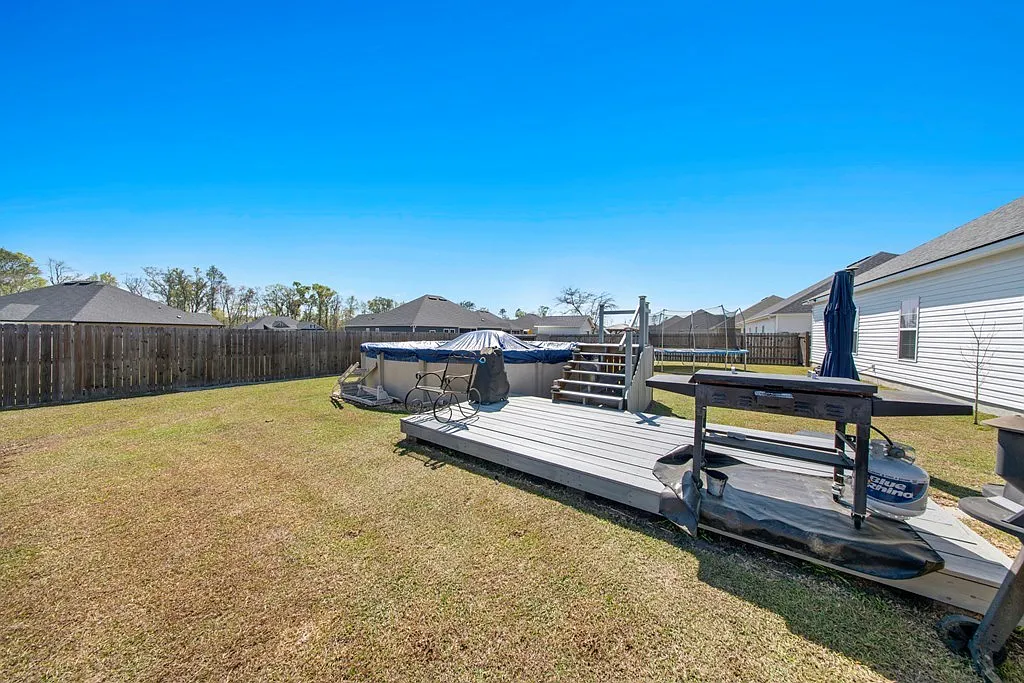 4 bed, 2.0 bath, 2023 sqft, $2,200 — Photo 3