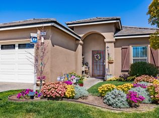 4704 W Joline Dr, Fresno, CA