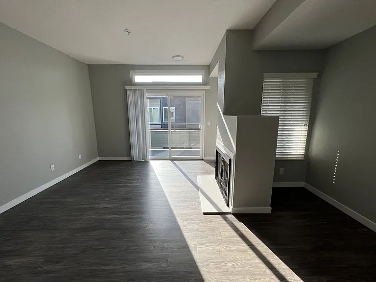 River House Apartments — Photo 53