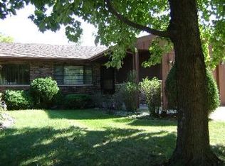 960 Manchester Ct, South Elgin, IL 60177