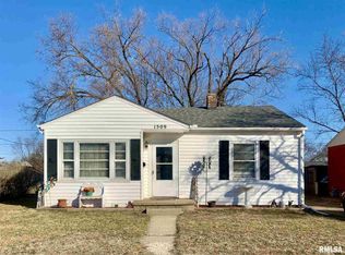 1509 Loretta St, Pekin, IL 61554