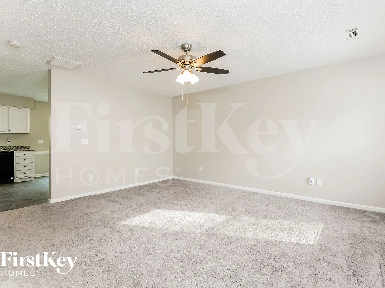 3 bed, 2.0 bath, 1395 sqft, $2,100 — Photo 3