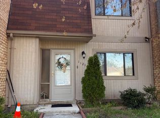 1121 Shannon Pl, Herndon, VA