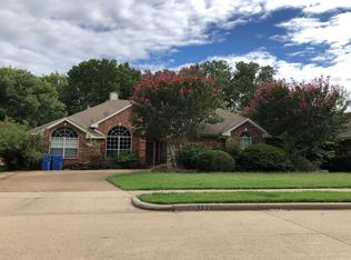 9102 Lakepointe Ave, Rowlett, TX 75088