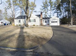 107 Winding Ln, Springfield, MA 01118