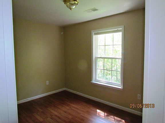 3rd image of 94 General Lee Ct