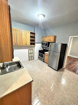 1st image of 145 Somers St #3L