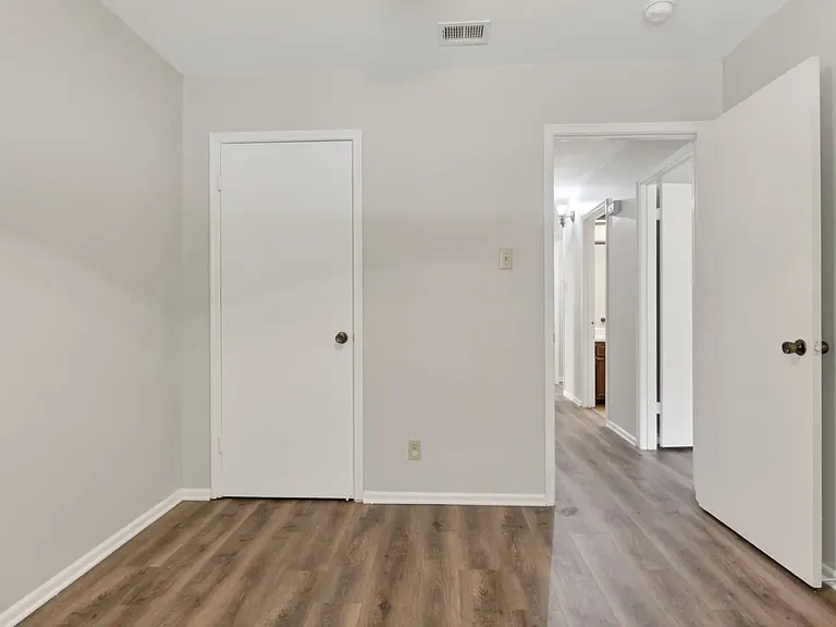 14301 Brook Holw — Photo 10