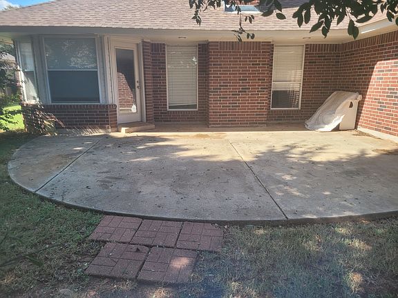 5th image of 1832 SE 1st St