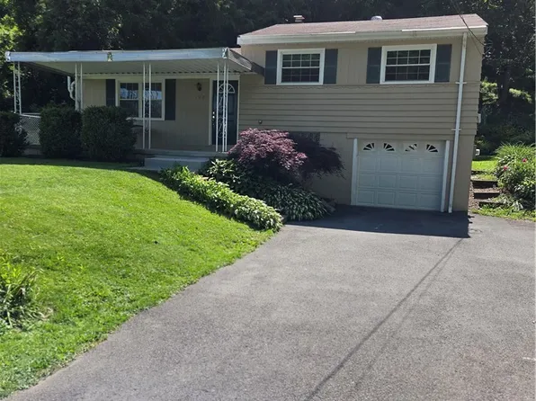 107 McKenna Dr, Aliquippa, PA 15001