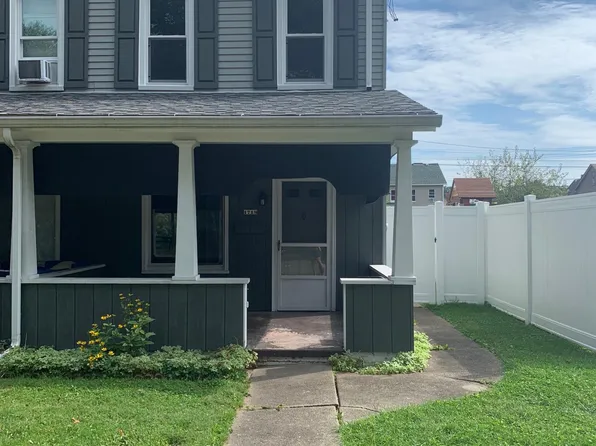 1718 Riverside Dr, New Kensington, PA 15068
