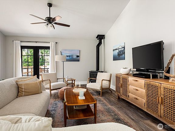 4th image of 1235 Russell Drive