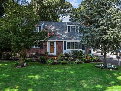 50 Livingston Avenue, Babylon, NY, 11702