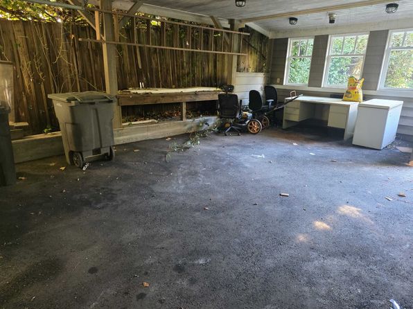 5 bedroom rental in Vancouver — photo 25