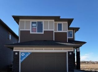 581 E Clearwater Heath, Chestermere, AB T1X3A5