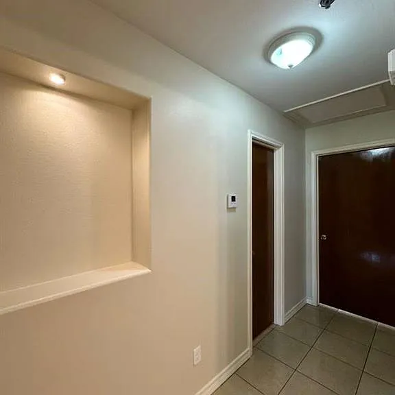 1109 W Eisenhower St #5 — Photo 11
