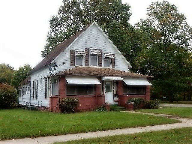 1st image of 325 Lincoln St