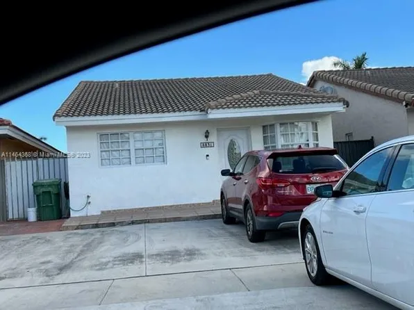 8831 NW 114th St, Hialeah Gardens, FL 33018