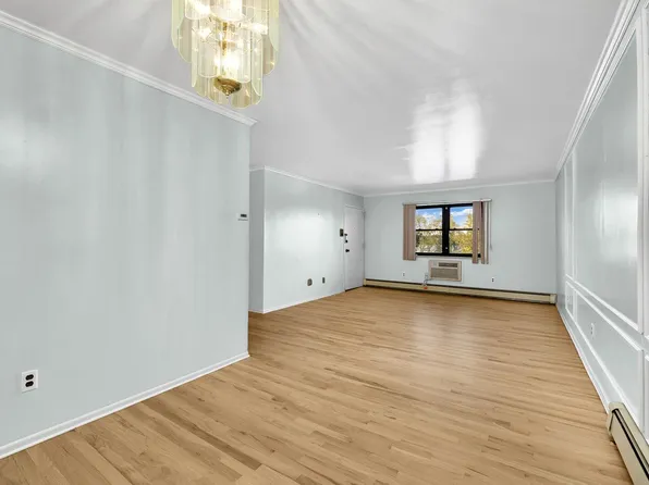 729 10th Street image 9 of 19