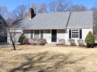 5016 Tomahawk Rd, Prairie Village, KS 66208