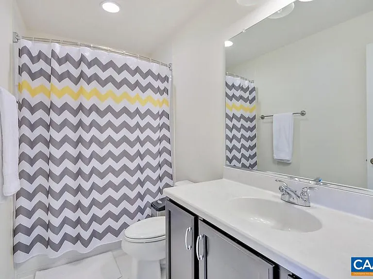 980 Belvedere Way — Photo 14