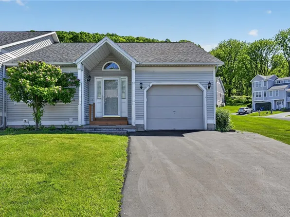 119 Timber Wolf Cir, Syracuse, NY 13209