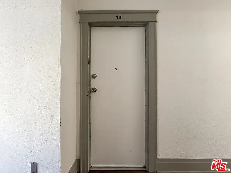 908 S Normandie Ave #16 — Photo 10