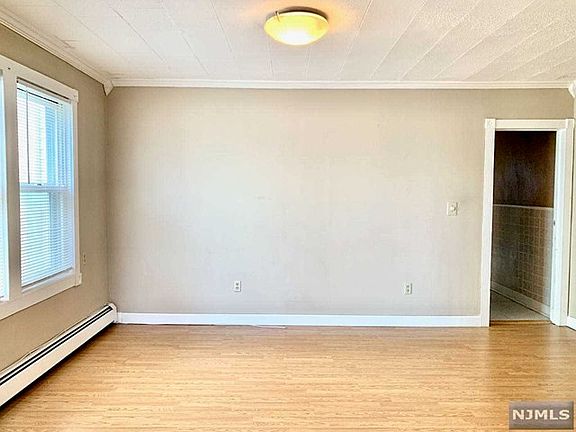 3rd image of 106 Exton Ave #1L