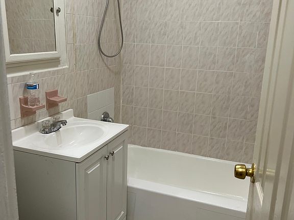 2nd image of 728 Commonwealth Ave #1