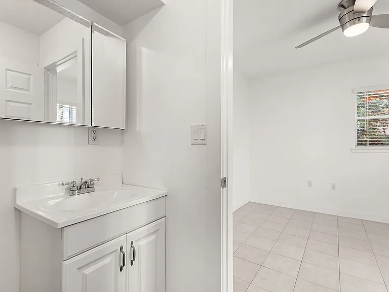 509 Highland Ave — Photo 12