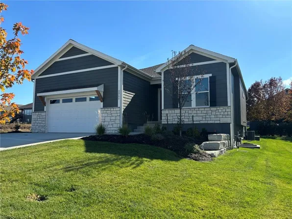 25177 W 141st Ter, Olathe, KS 66061