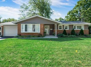 245 Peach Tree Ln, Elk Grove Village, IL 60007