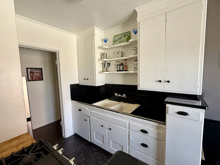 1126 Hacienda Pl #1120 — Photo 6
